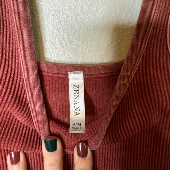 Rusty colored Ribbed crop top - Picture 3 of 4